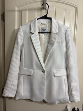 Abercrombie & Fitch White Pinstripe Tailored Blazer